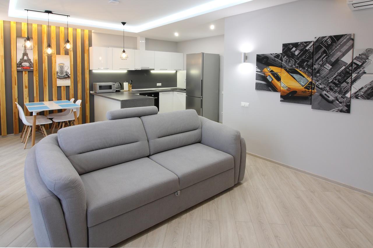 Apartment Alex Near Palace Ukraine